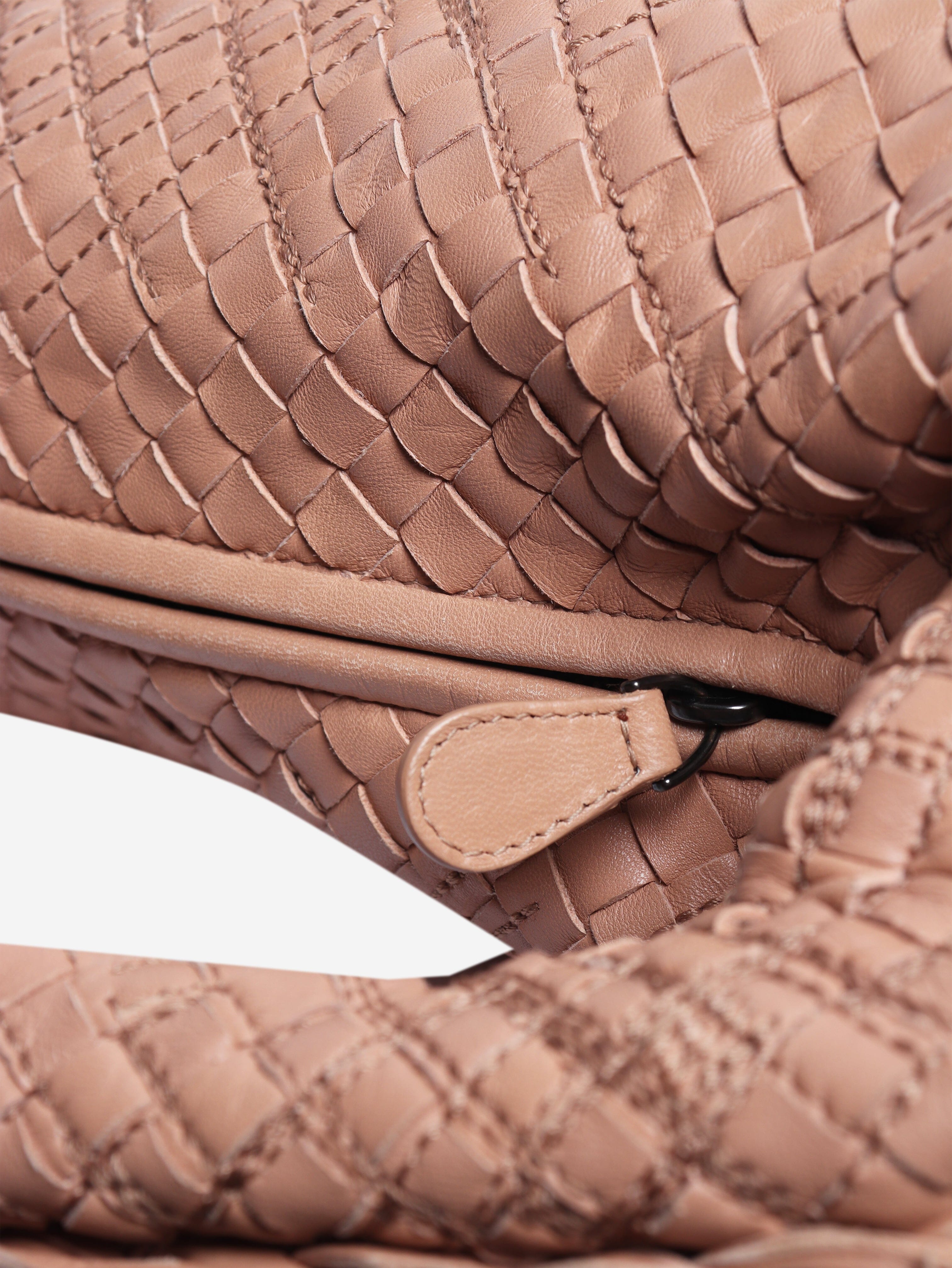Salmon coloured intrecciatio shoulder bag Shoulder bags Bottega Veneta 