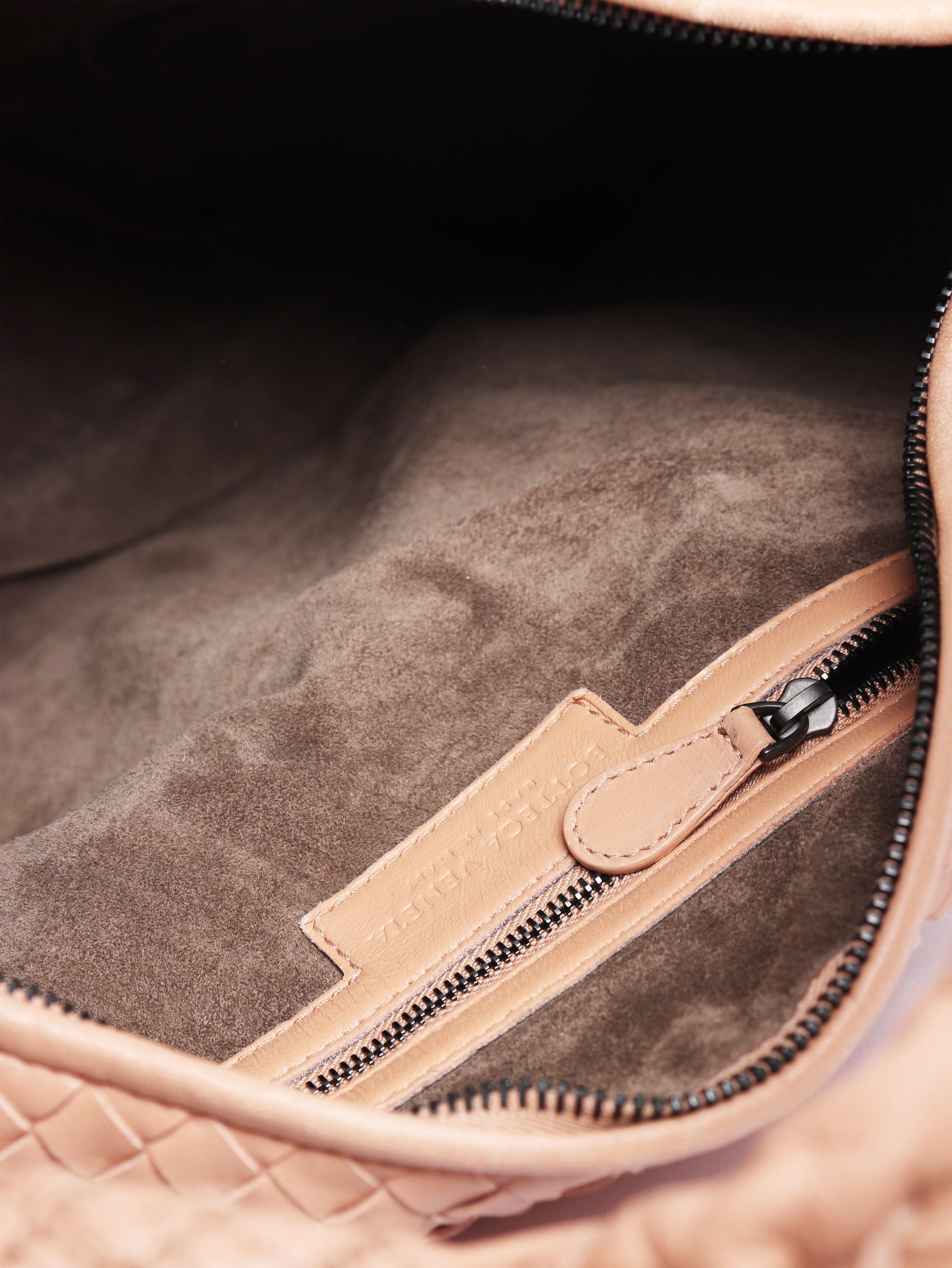 Salmon coloured intrecciatio shoulder bag Shoulder bags Bottega Veneta 