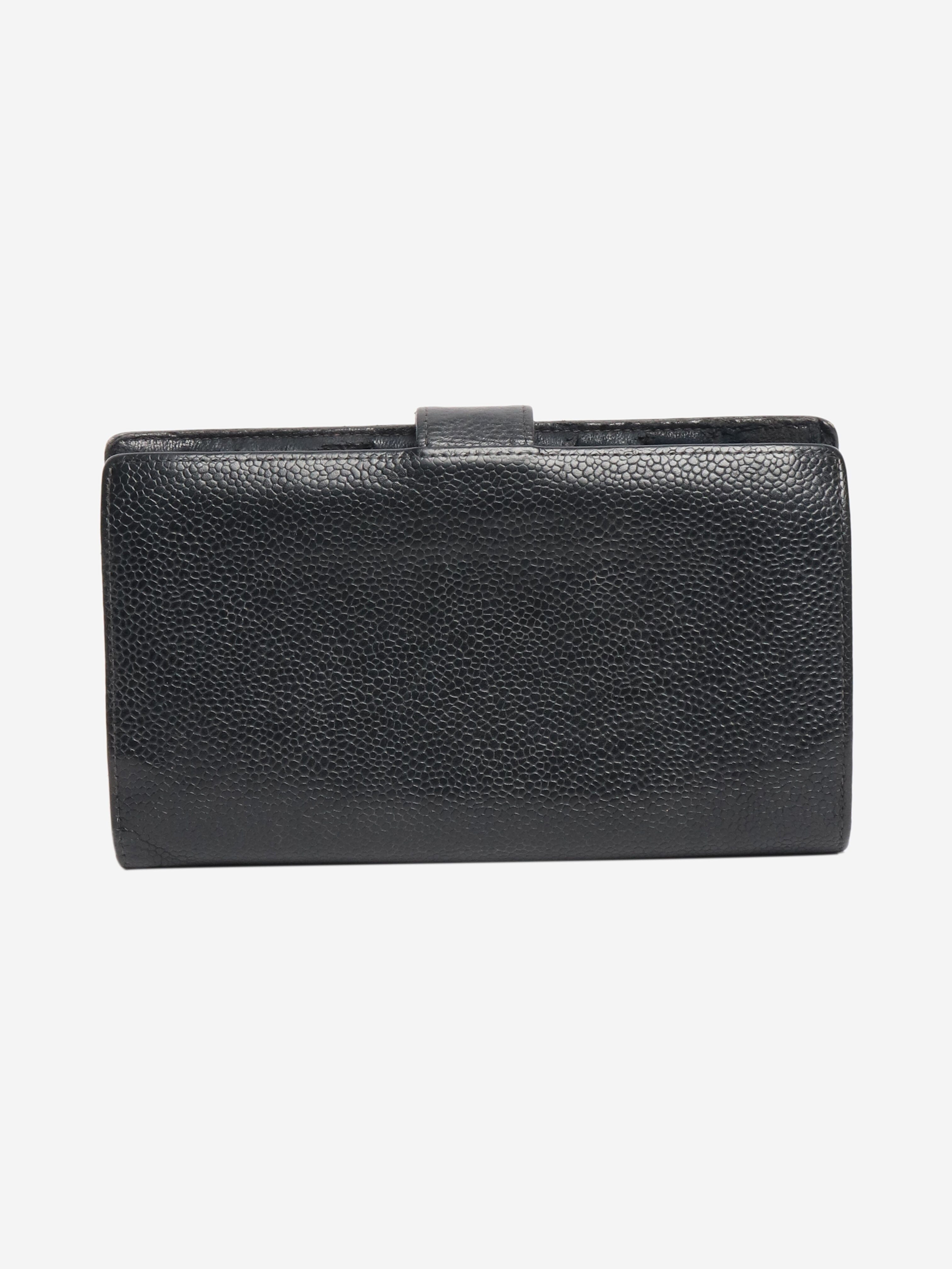 Black vintage caviar bifold wallet Wallets, Purses & Small Leather Goods Chanel 