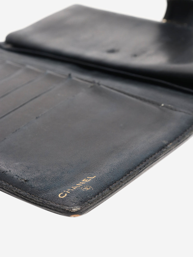 Black vintage caviar bifold wallet Wallets, Purses & Small Leather Goods Chanel 