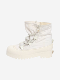 White snow boots - size EU 37 (UK 4) Boots Chanel 