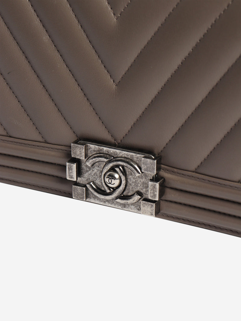 Grey 2014 medium chevron-quilted leather Boy bag Shoulder bags Chanel 