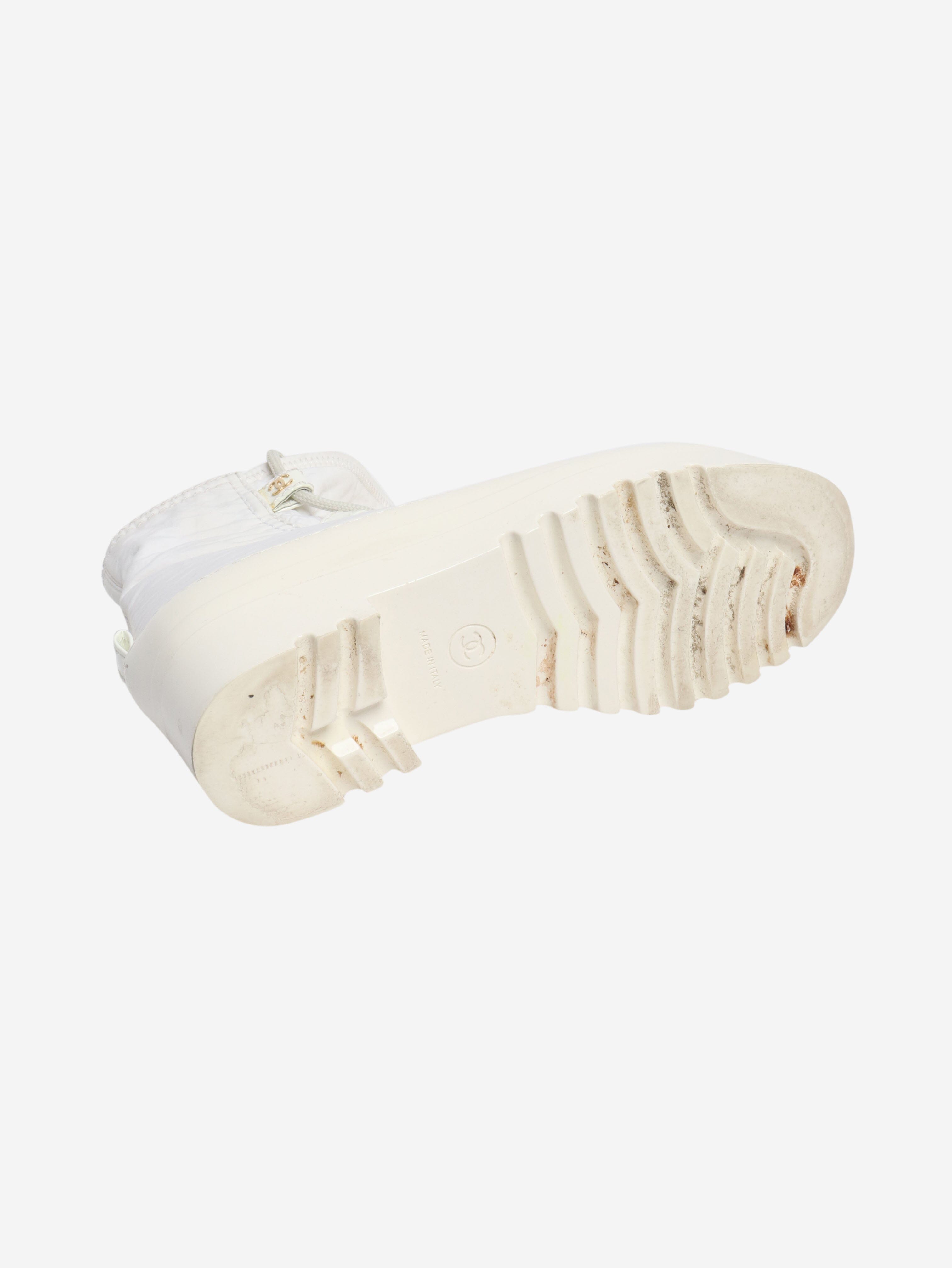 White snow boots - size EU 37 (UK 4) Boots Chanel 