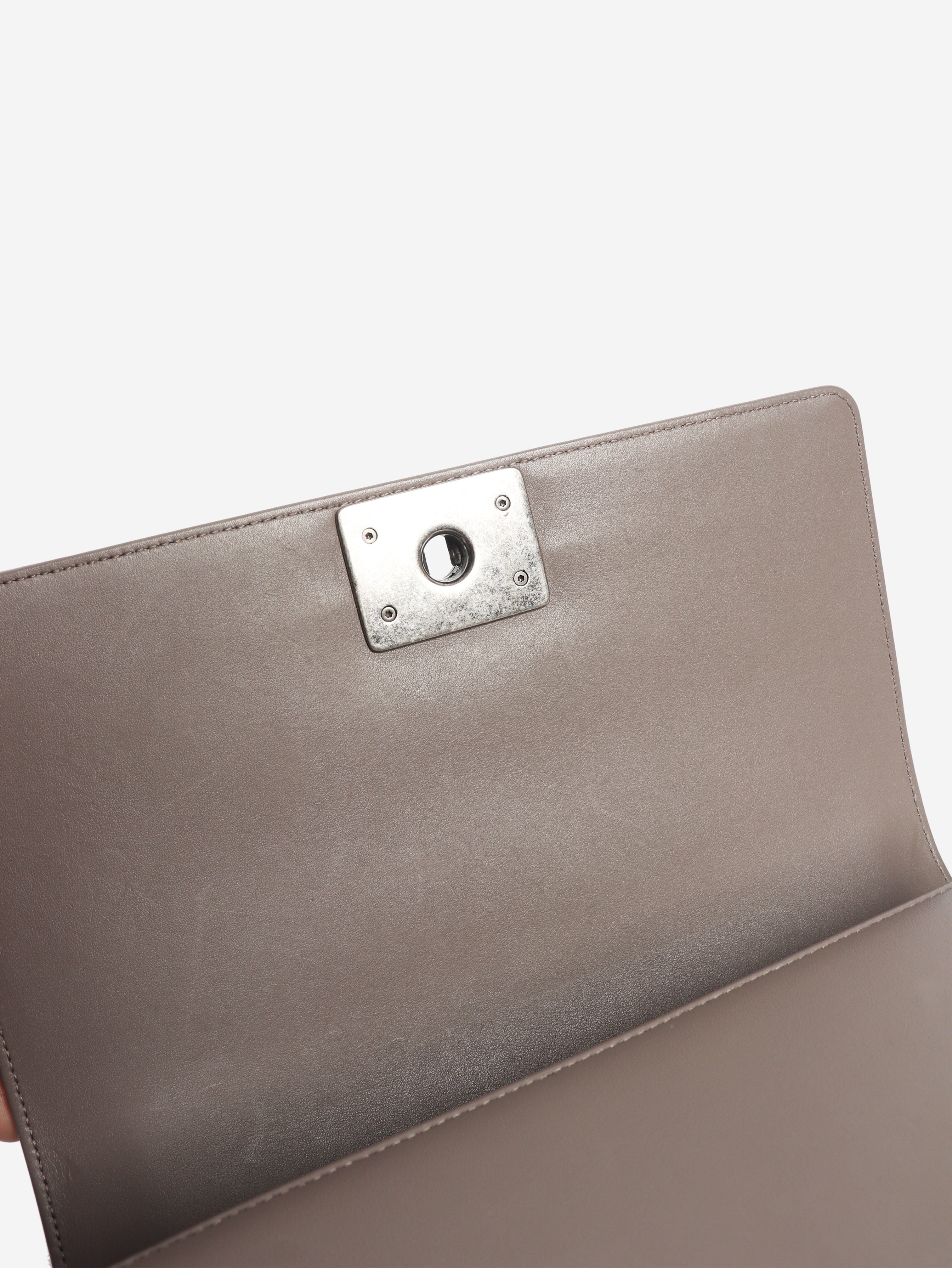 Grey 2014 medium chevron-quilted leather Boy bag Shoulder bags Chanel 