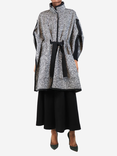 Black and white oversized tweed cape - size S Coats & Jackets Carolina Herrera 