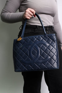 Chanel Navy 1996-1997 Medallion tote bag