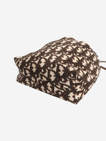 Dark brown logo bag alternate image