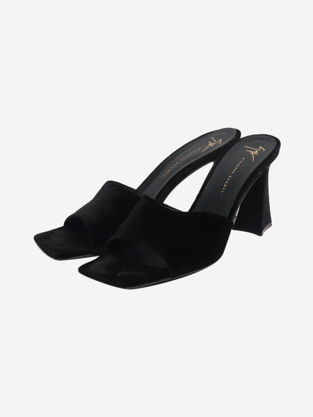 Black velour heels - size EU 40 (UK 7) alternate image
