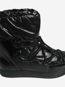 Moncler Black quilted thermal ski boots - size EU 39