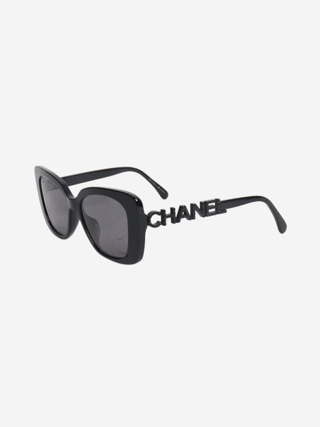 Black cat-eye sunglasses alternate image