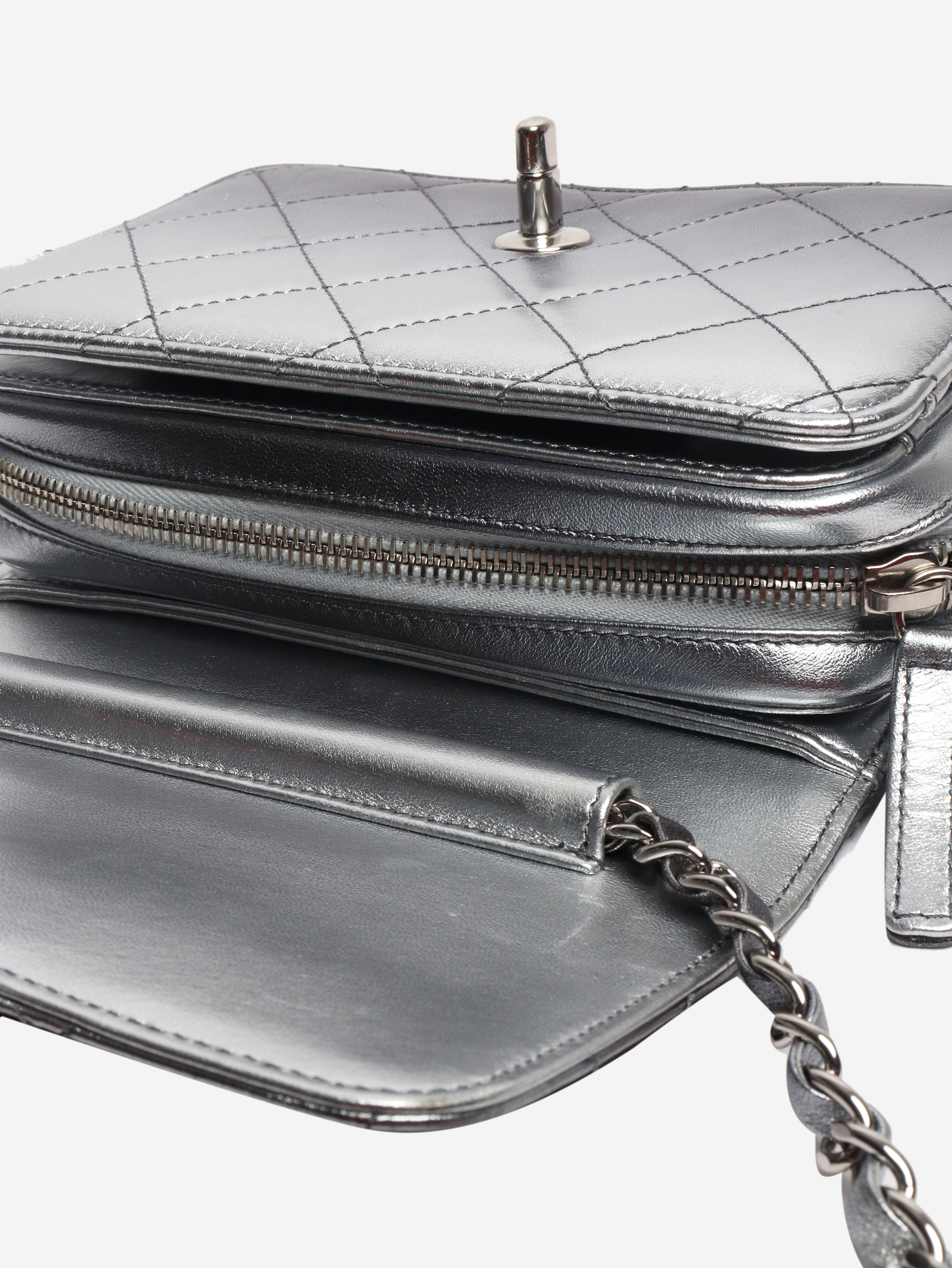 Silver Like A Wallet flap bag flap bag Cross-body Bags Chanel 