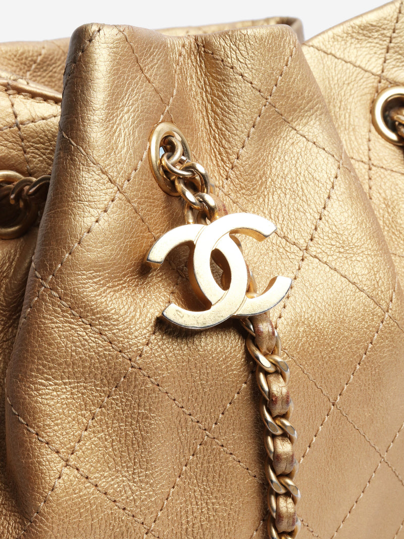 Chanel Shoulder bags - size Shoulder bags Chanel 