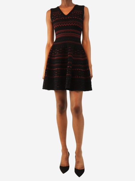 Black and red sleeveless scallop detail mini dress - size UK 6 product image