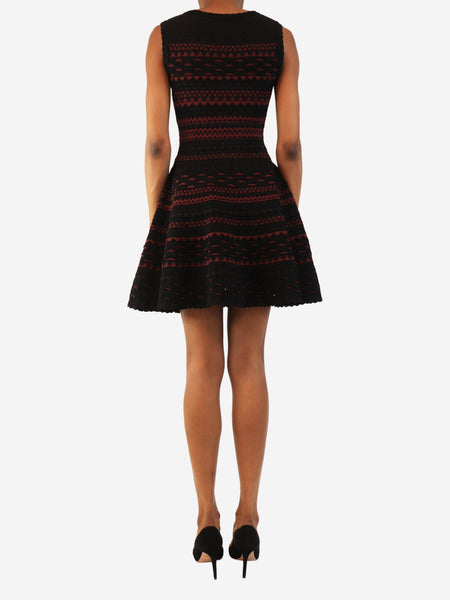 Black and red sleeveless scallop detail mini dress - size UK 6 alternate image