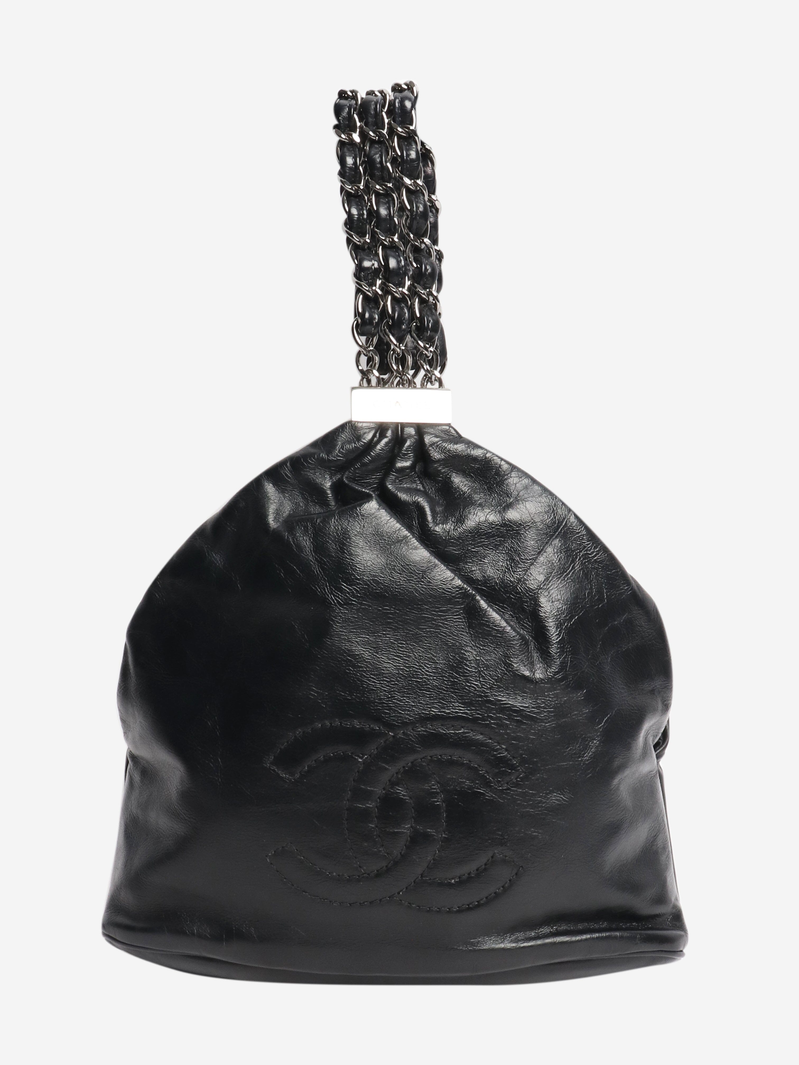 Chanel Shoulder bags - size Shoulder bags Chanel 