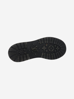 Green Monogram lace-up shoes - size UK 7.5 Flat Shoes Louis Vuitton 