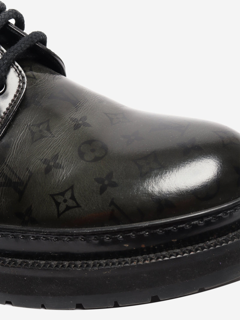 Green Monogram lace-up shoes - size UK 7.5 Flat Shoes Louis Vuitton 
