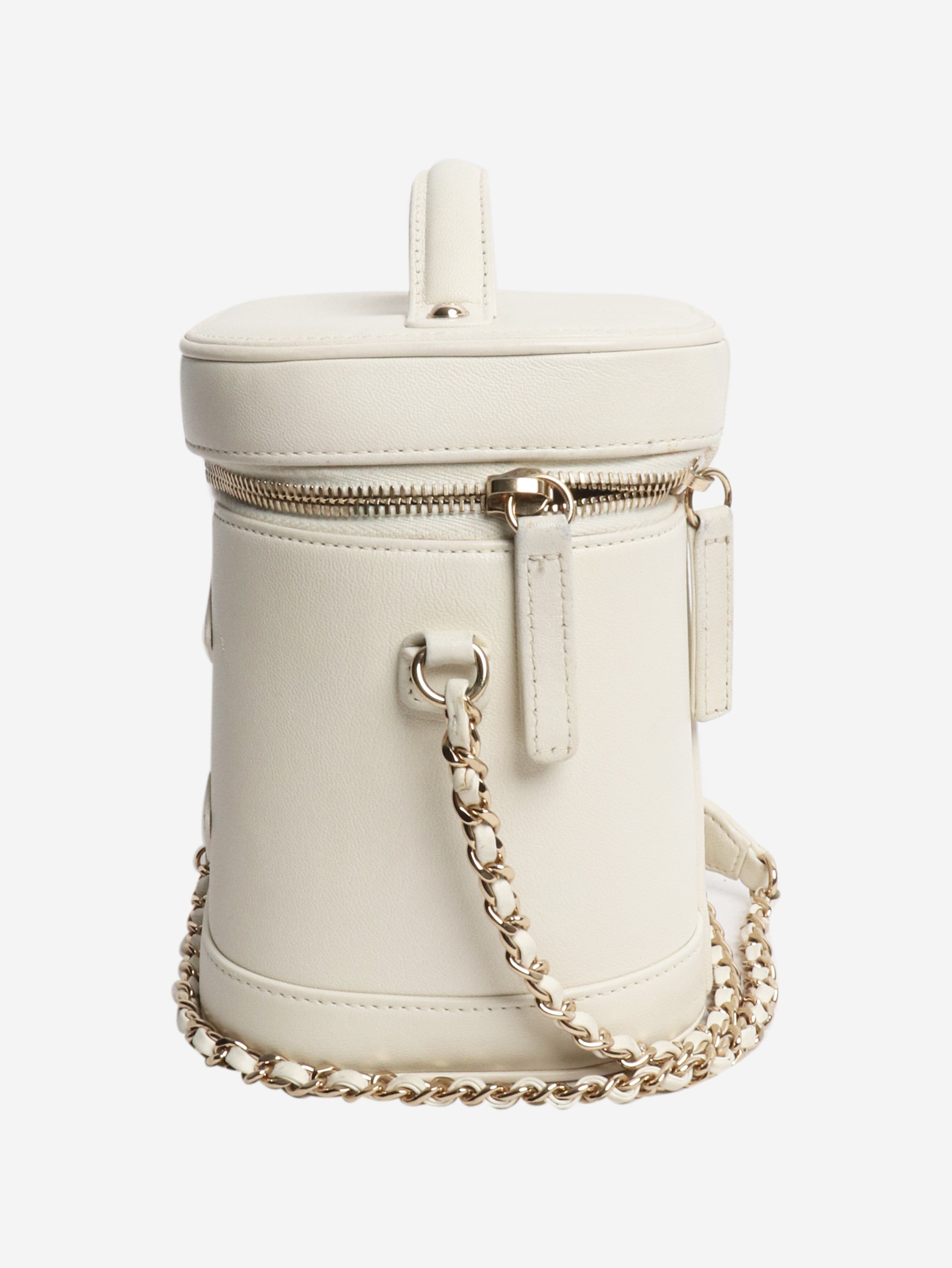 Chanel Shoulder bags - size Shoulder bags Chanel 