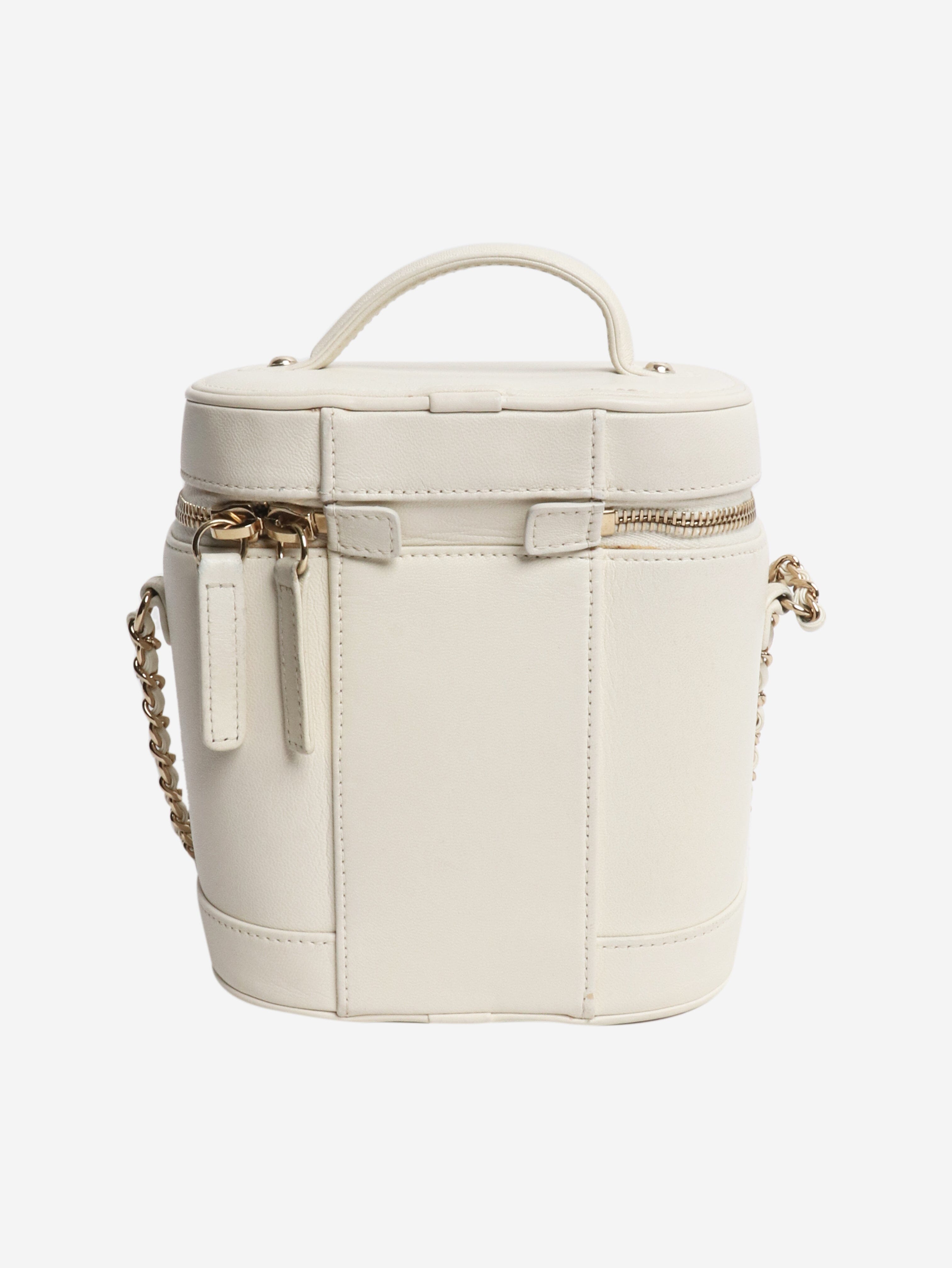 Chanel Shoulder bags - size Shoulder bags Chanel 