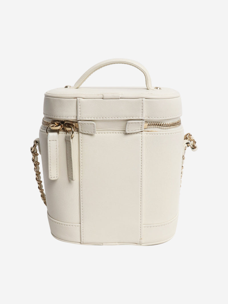 Chanel Shoulder bags - size Shoulder bags Chanel 