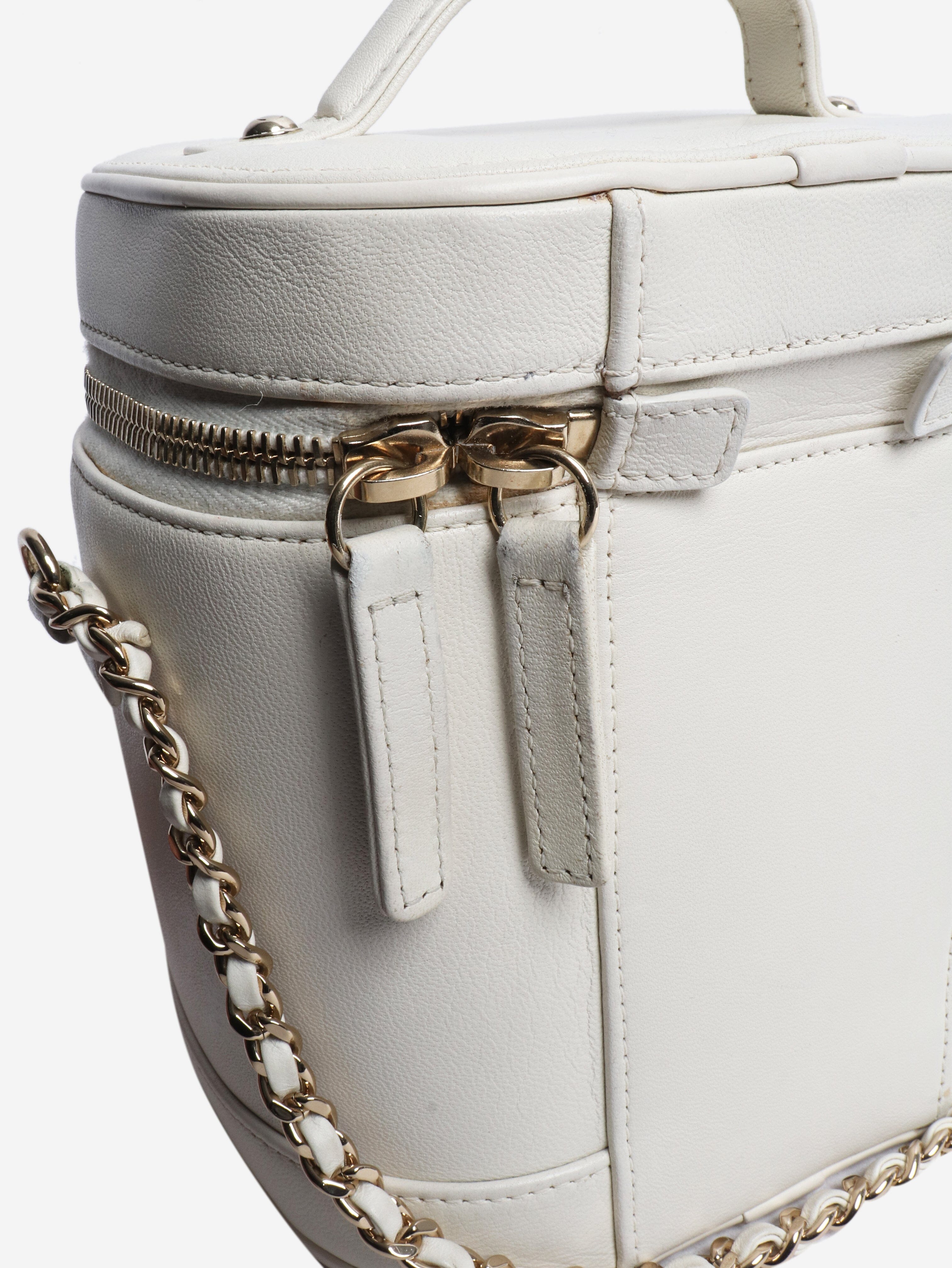 Chanel Shoulder bags - size Shoulder bags Chanel 