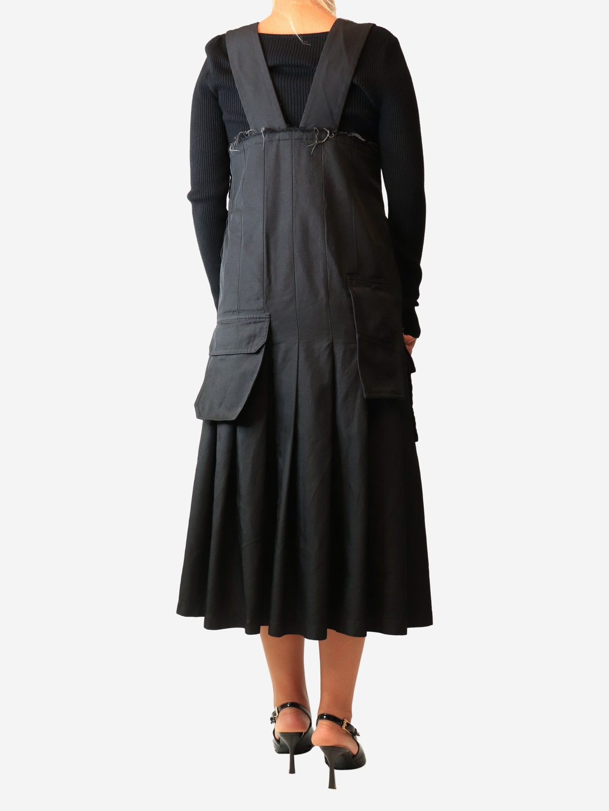 Black pocket-front pinafore dress - size S