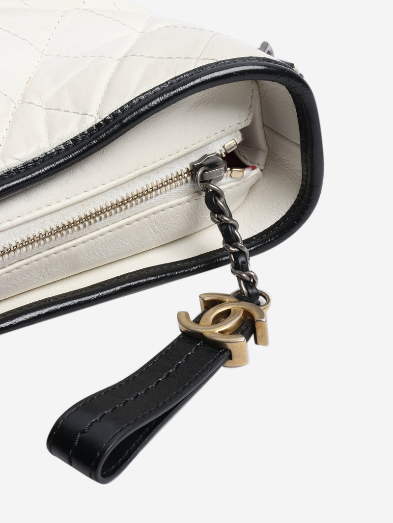 Chanel Shoulder bags - size Shoulder bags Chanel 