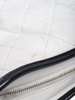 Chanel Shoulder bags - size Shoulder bags Chanel 