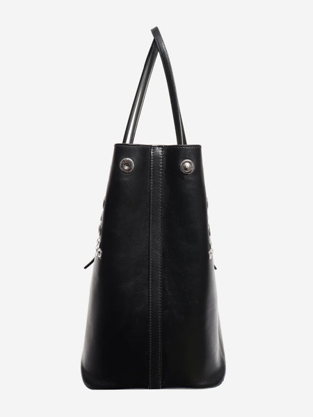 Black leather grommet tote bag alternate image