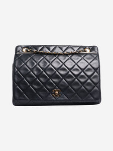 Chanel Black 1989-1991 lambskin shoulder bag