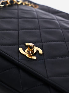 Chanel Black 1989-1991 lambskin shoulder bag