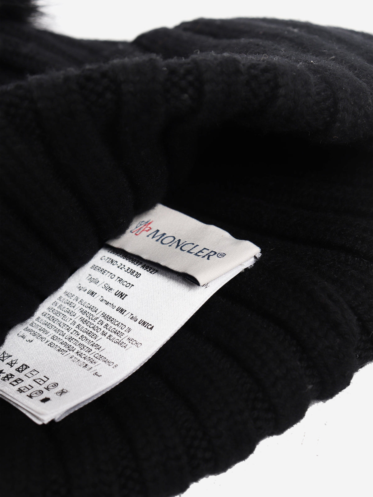 Black cable knit pom-pom beanie Hats Moncler 