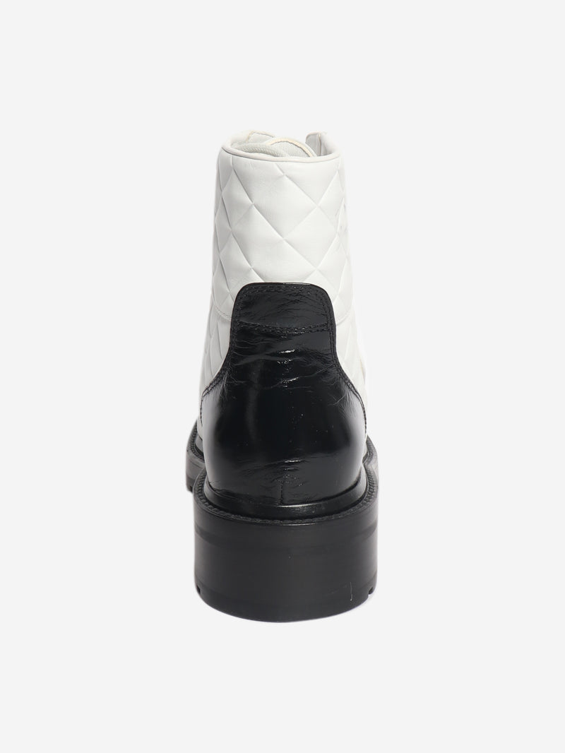 White quilted leather ankle boots - size EU 40