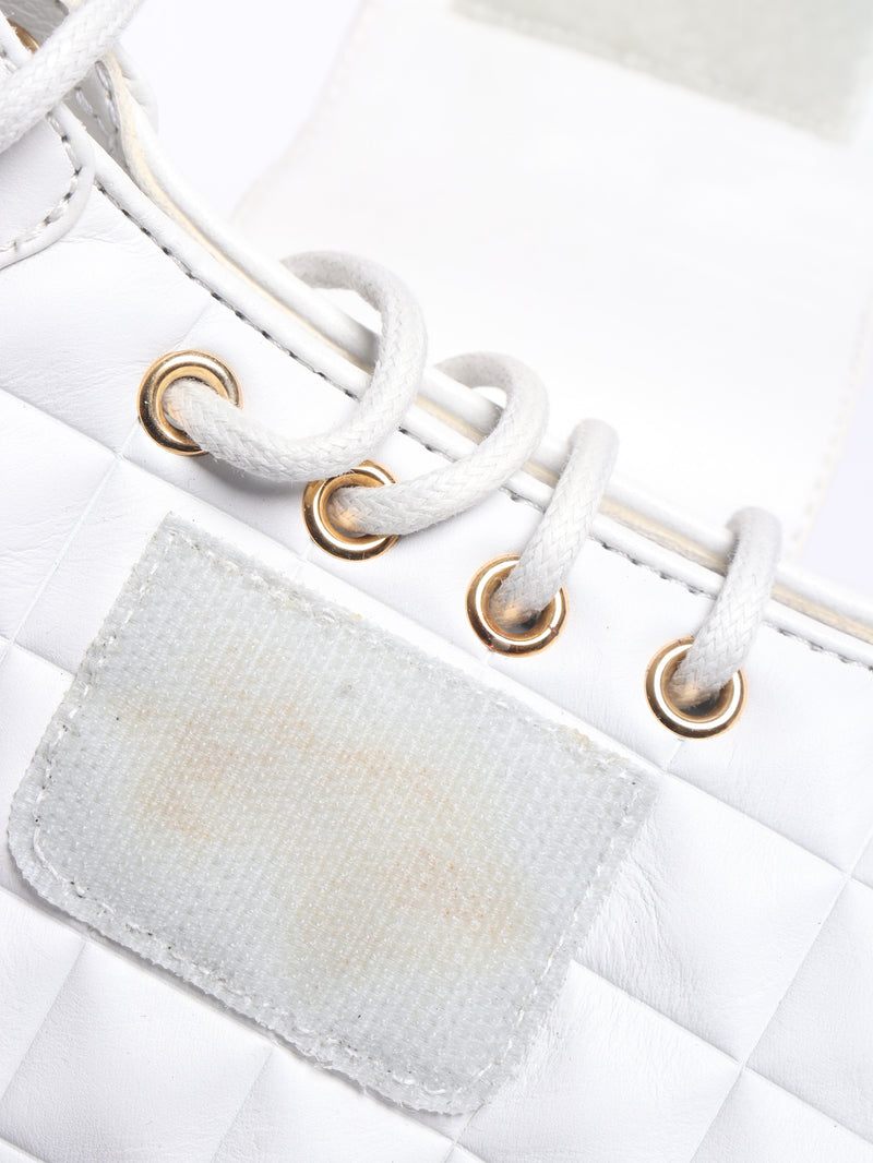 White quilted leather ankle boots - size EU 40