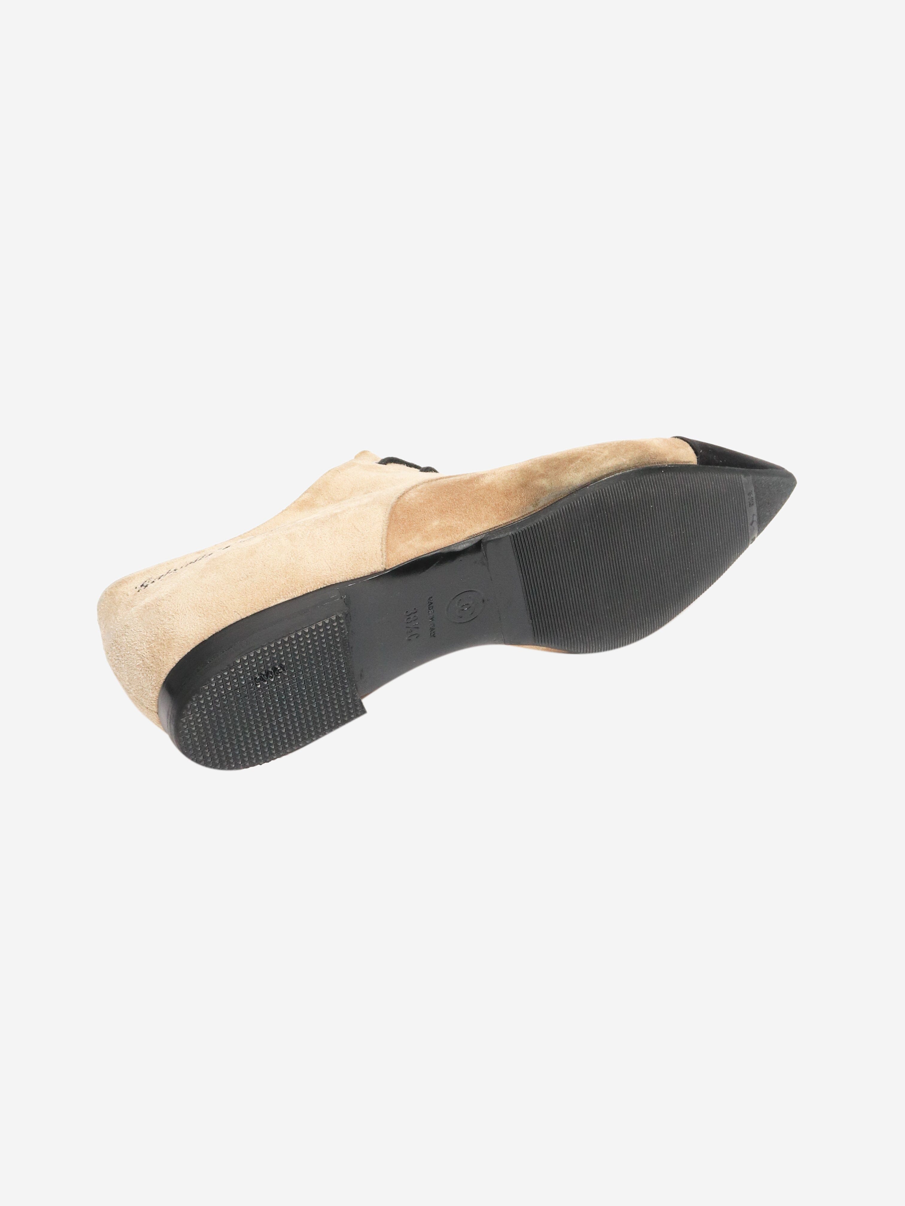 Black and neutral suede cap-toe oxfords - size EU 38.5 Flat Shoes Chanel 
