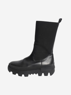 Black ridge-sole panelled boots - size EU 40.5