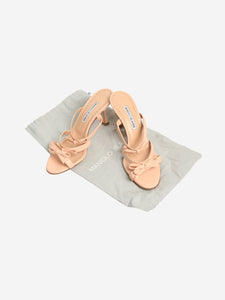 Manolo Blahnik Blush triple bow heels - size EU 38.5