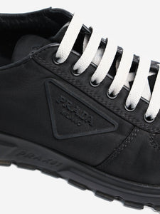 Prada Black Prax 01 logo trainers - size EU 38.5