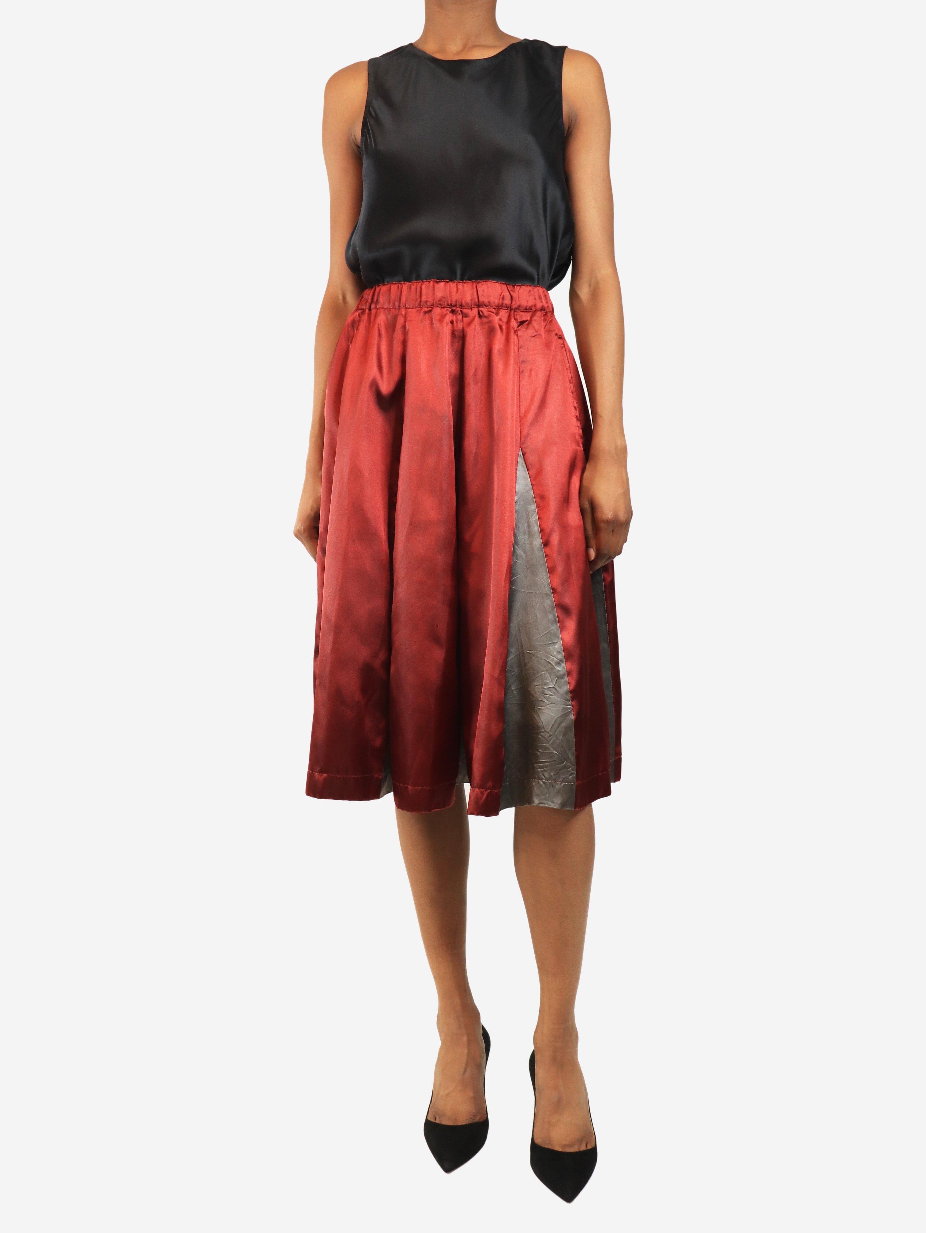 Red and grey satin midi skirt - size XS Skirts Comme Des Garçons 