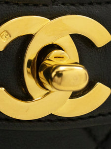 Chanel Black vintage 1991 small Diana shoulder bag