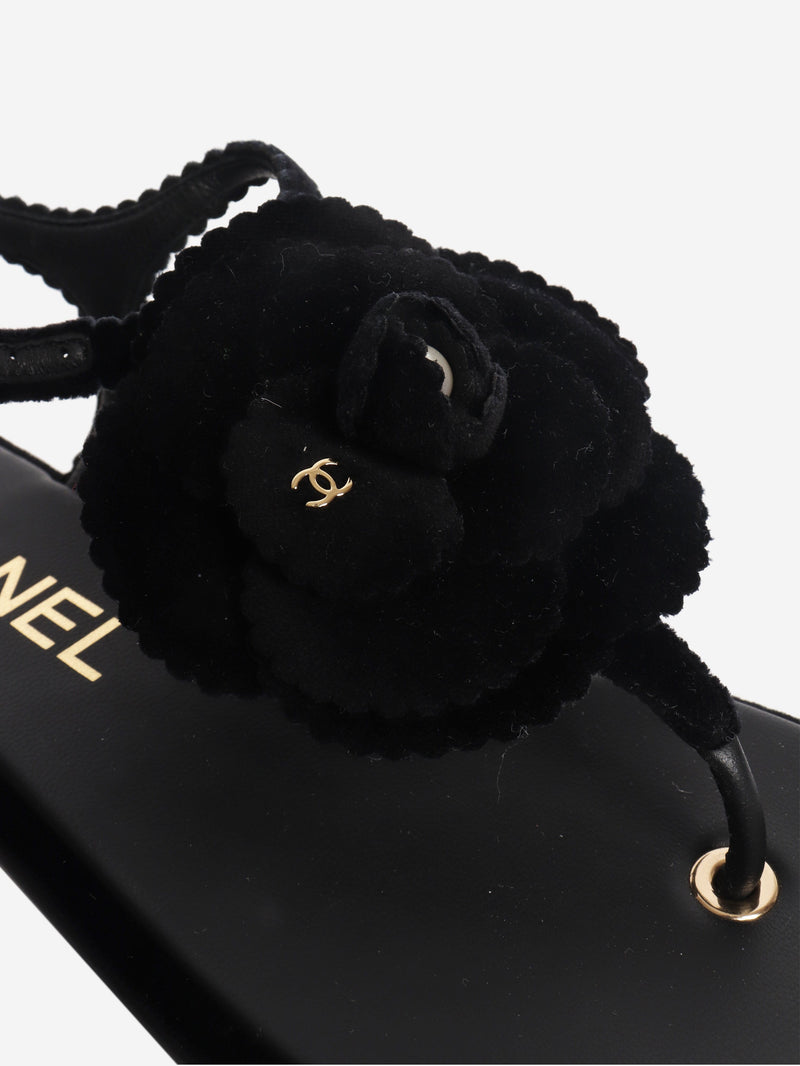Black velvet Camellia thong sandals - size EU 38 Flat Sandals Chanel 