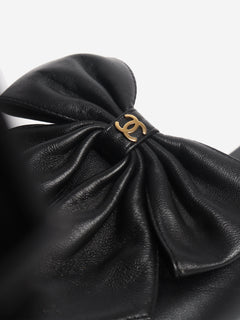 Black leather bow sandals - size EU 38 Flat Sandals Chanel 