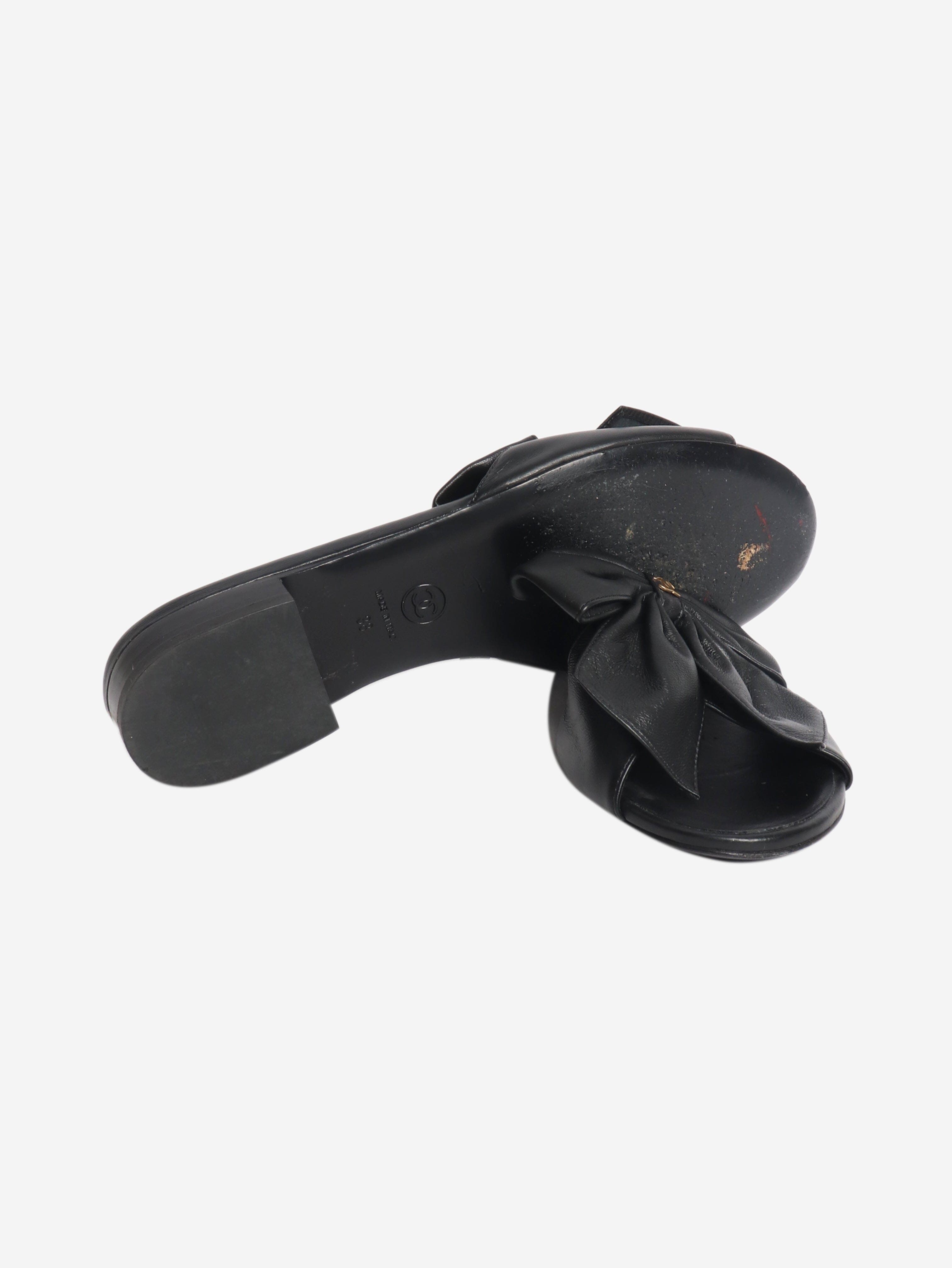 Black leather bow sandals - size EU 38 Flat Sandals Chanel 