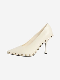 Cream Rockstud leather pumps - size EU 37