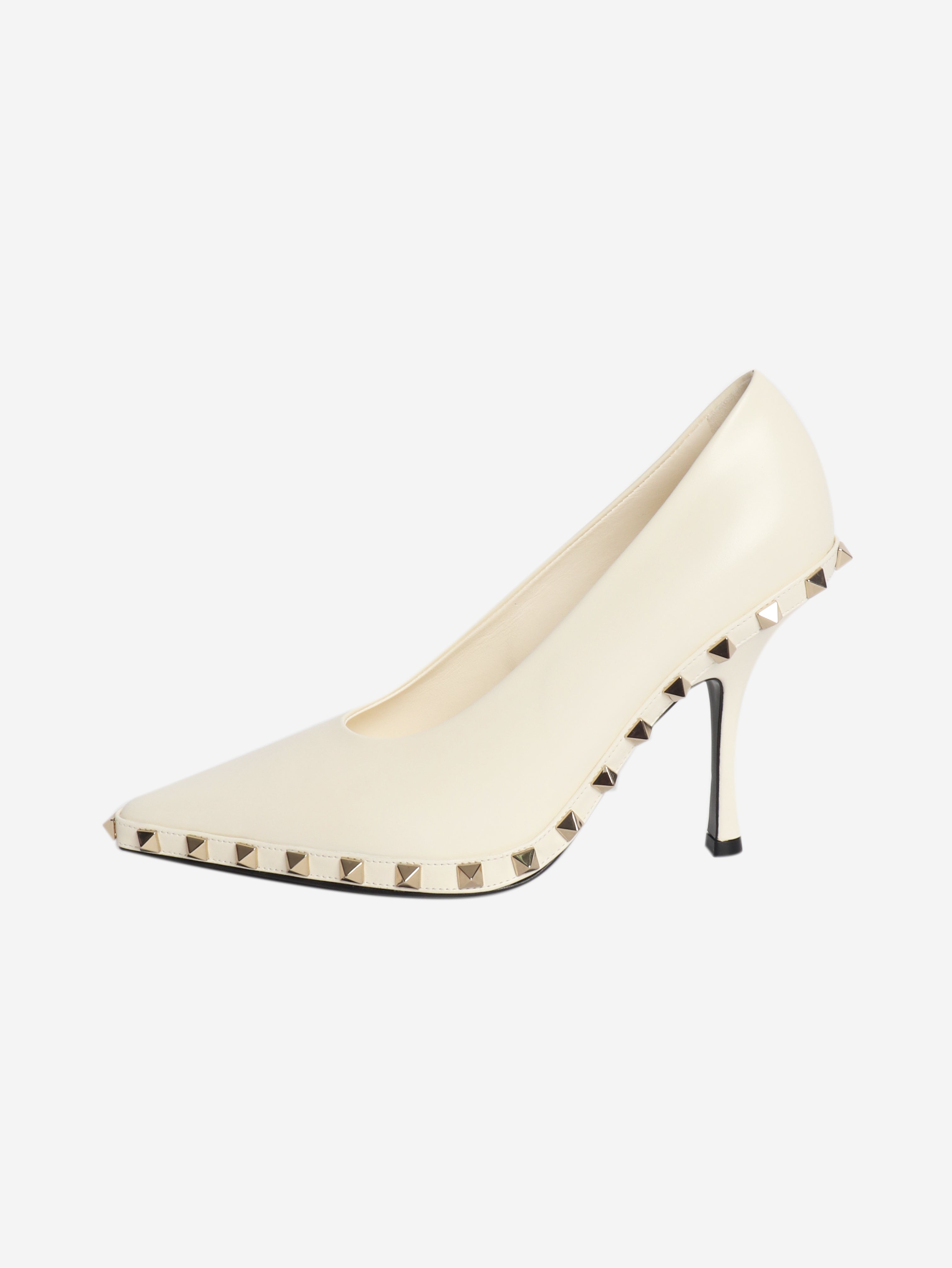Cream Rockstud leather pumps - size EU 37