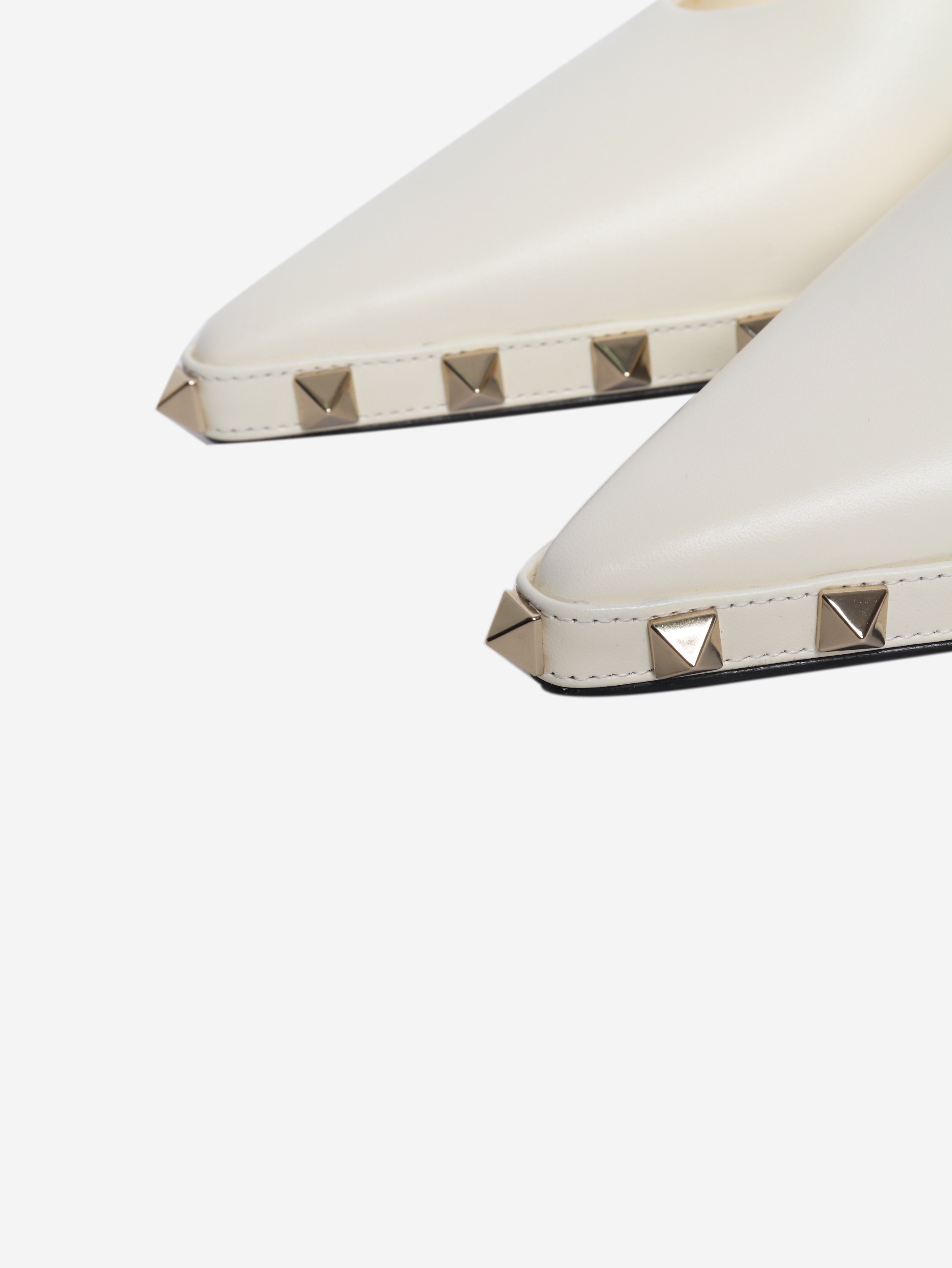 Cream Rockstud leather pumps - size EU 37