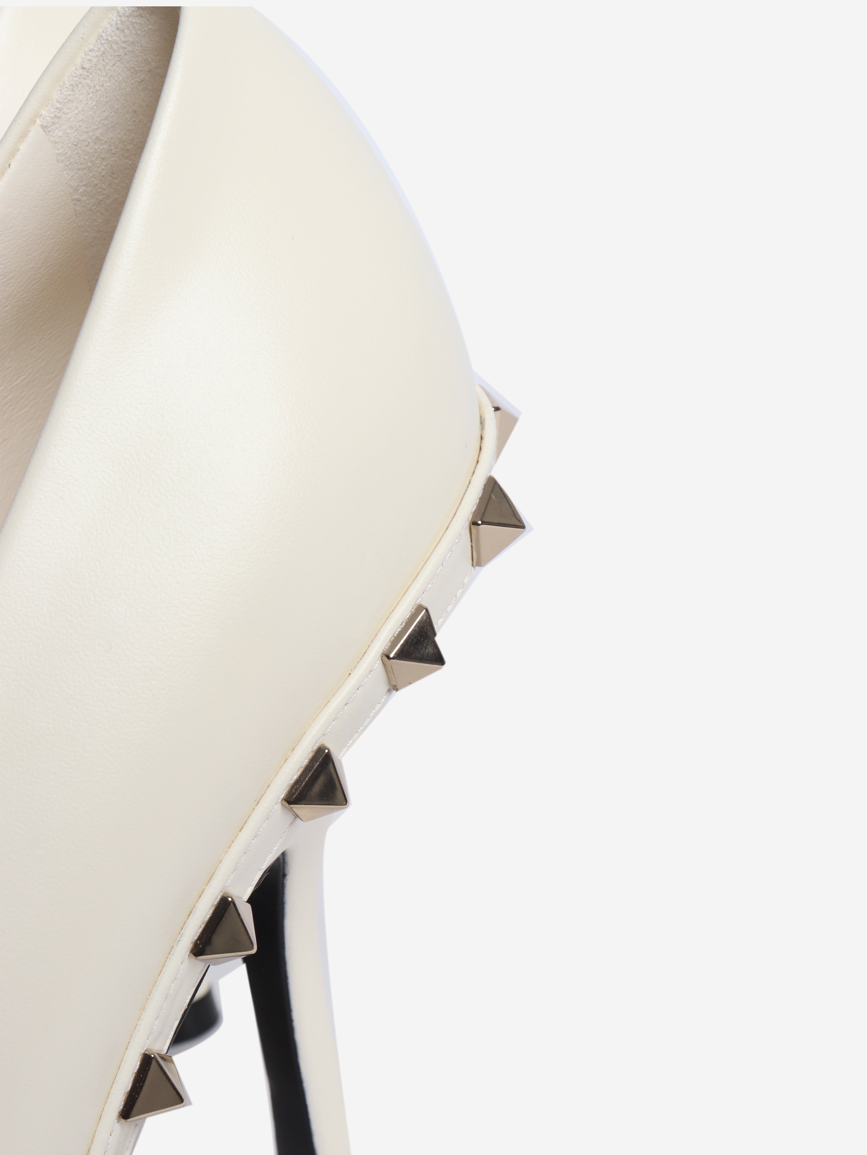Cream Rockstud leather pumps - size EU 37