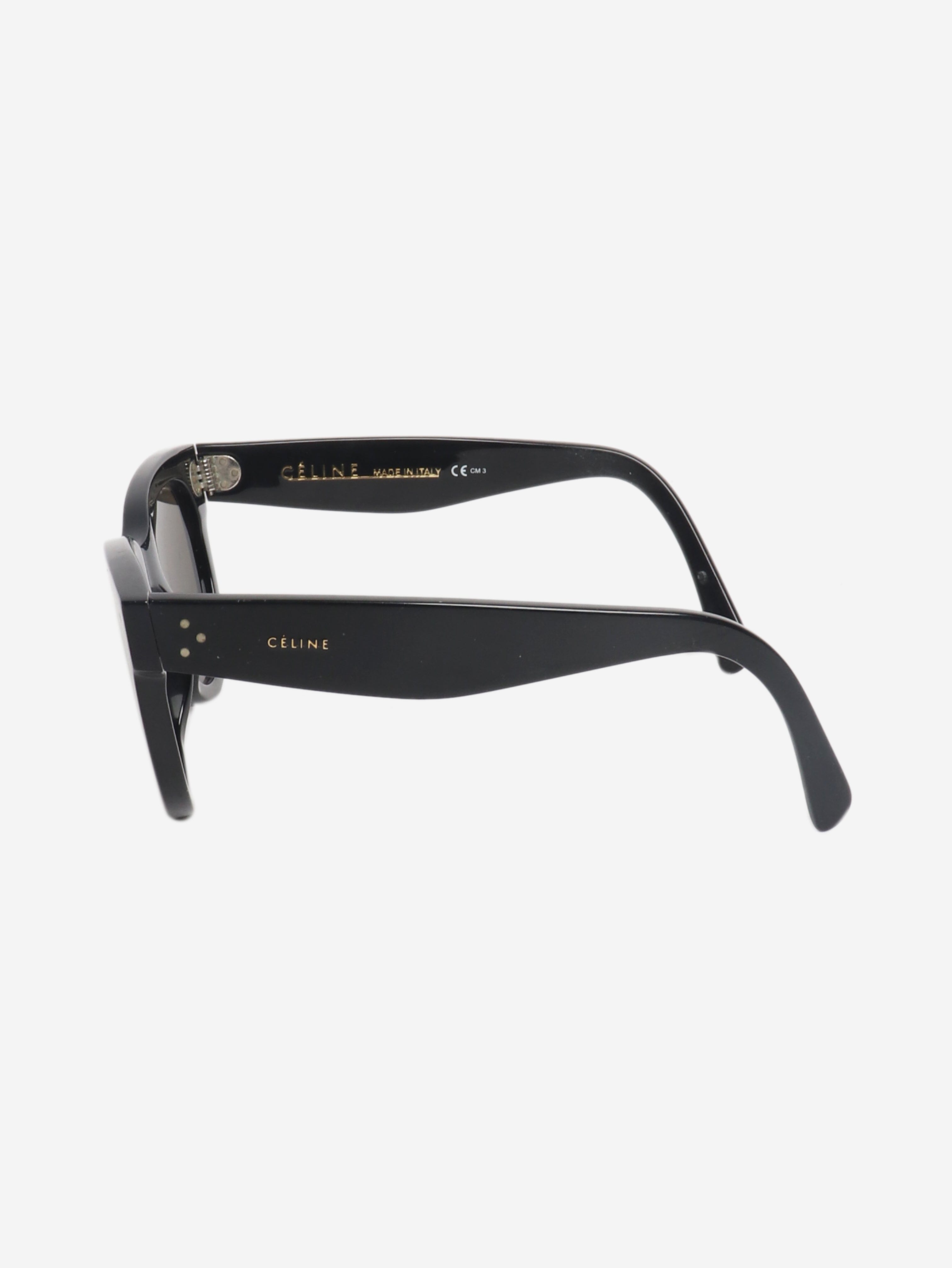 Black round-frame sunglasses