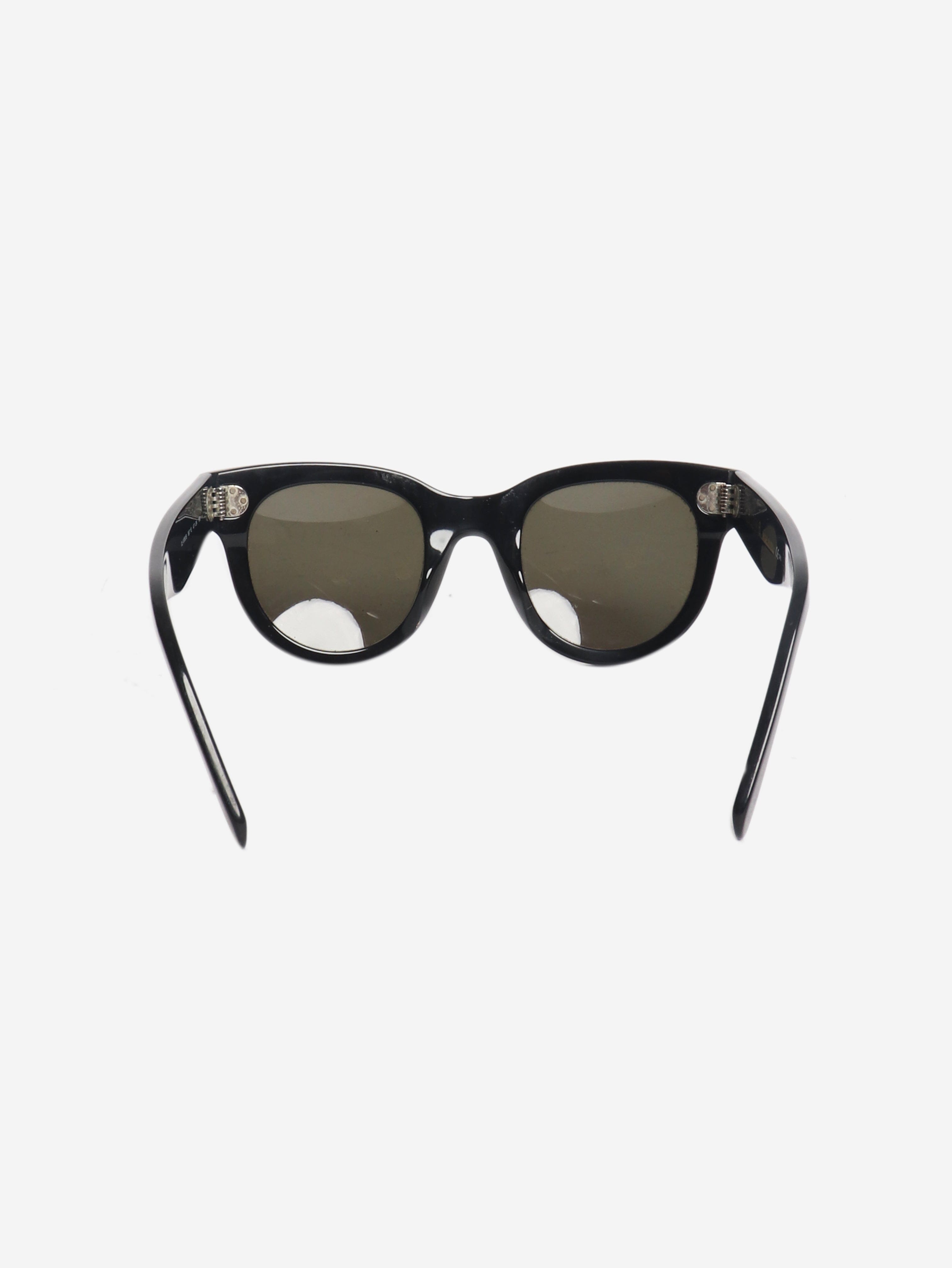 Black round-frame sunglasses