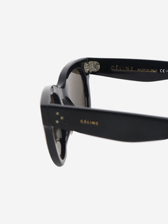 Black round-frame sunglasses